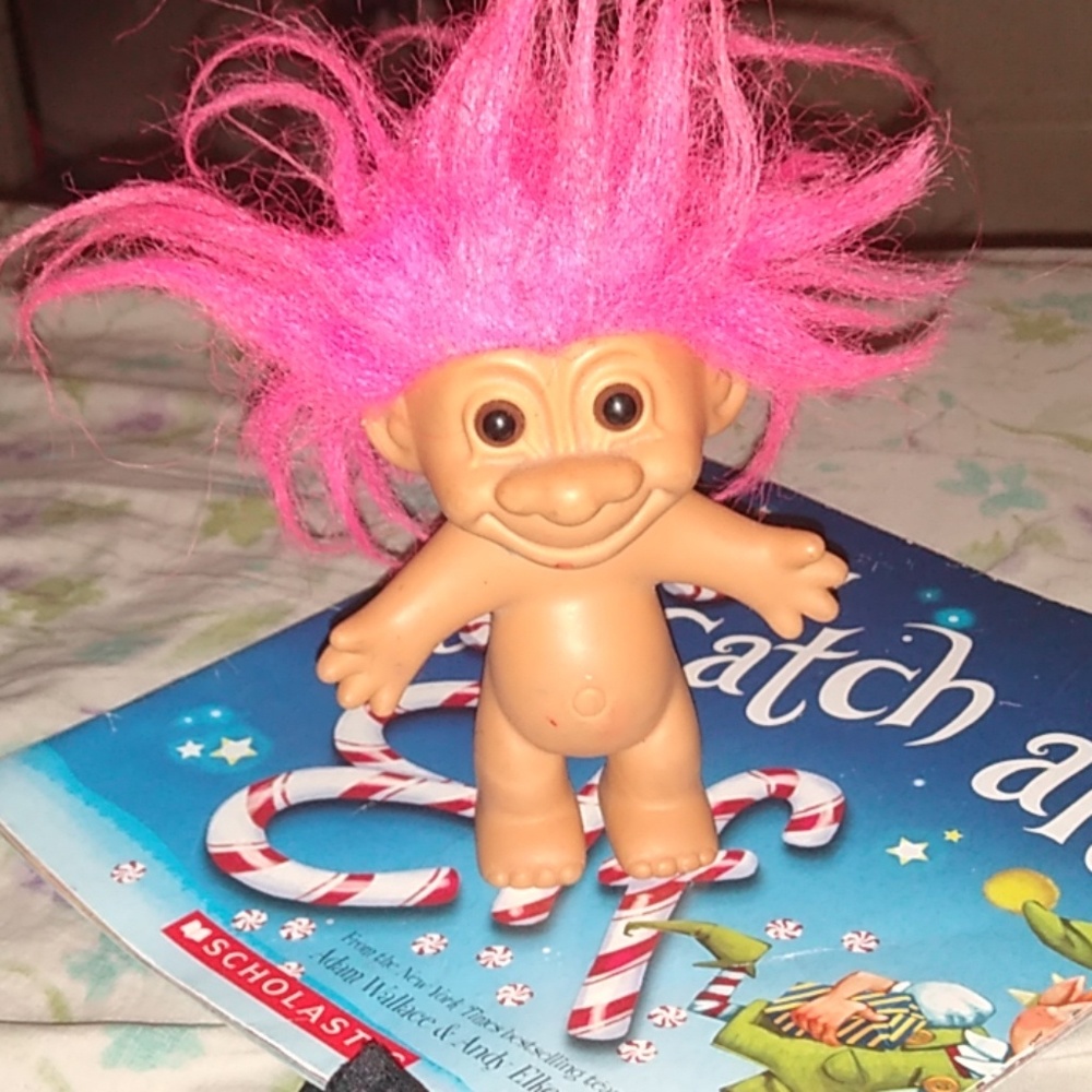 Vintage Russ troll doll w pink hair